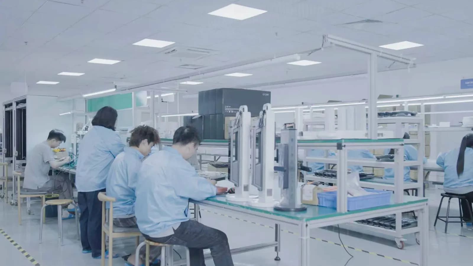 YOUNUO IET smart lock assembly and testing workers supporting OEM and ODM manufacturing